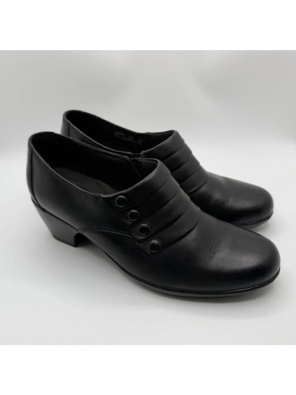 Clarks Loafers Shoes Women 7.5M Black Leather Casual Comfort Slip On Block Heel